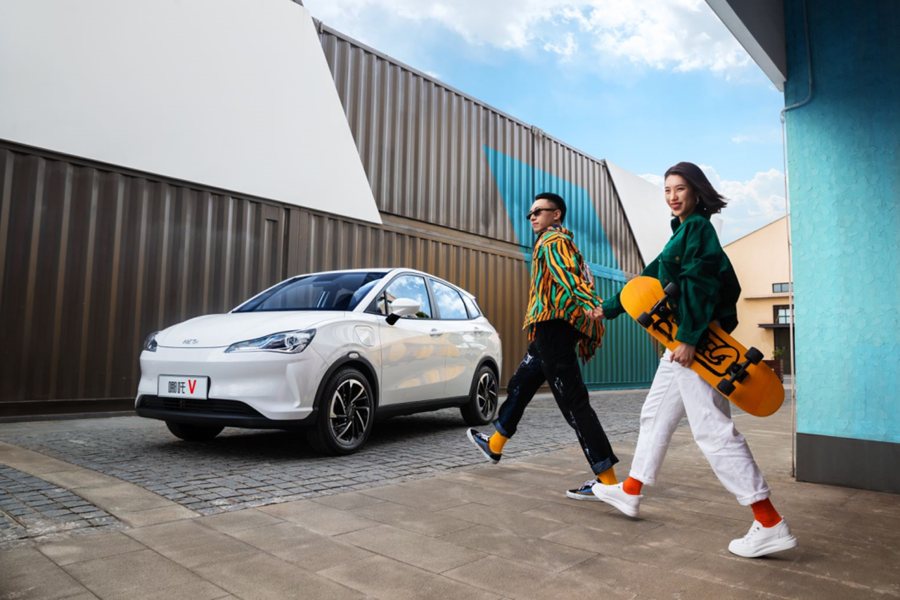 哪吒V 5.99萬起正式上市 俗稱小Model 3