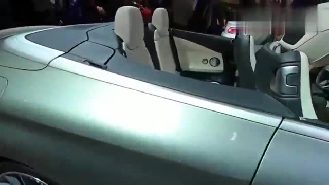 2020款奔馳C180展示，打開無框車門坐進車內(nèi)，不再考慮其它車款！