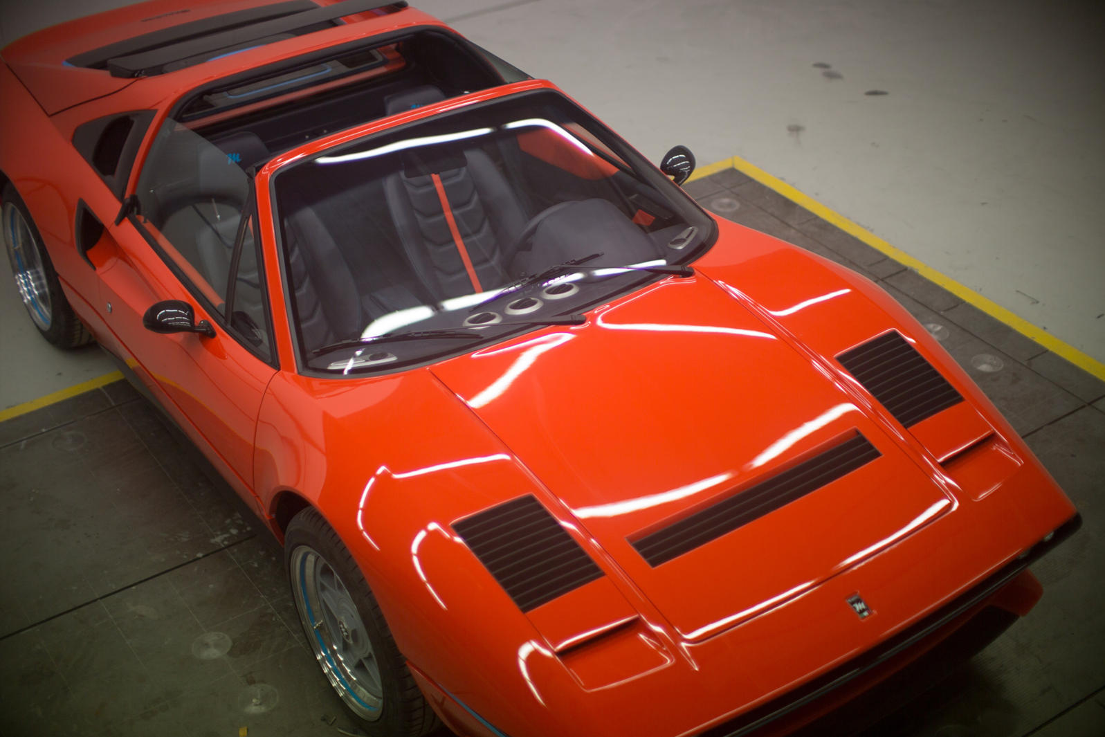 完美修复法拉利308 GTS