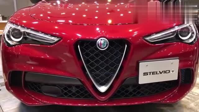 新車展示,最新款阿爾法羅密歐Stelvio,顏值頗高,重點是售價！