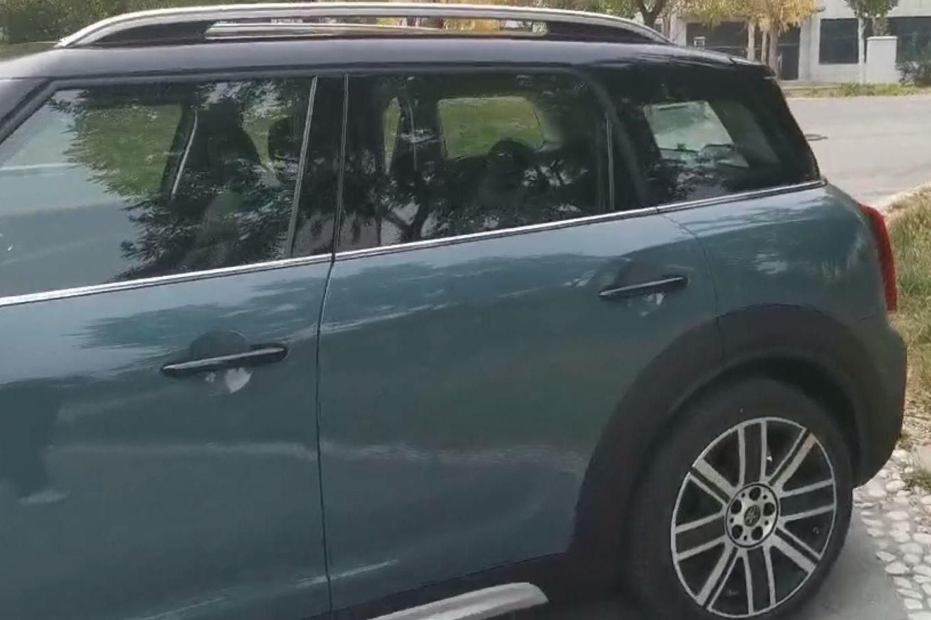 搶鮮看：MINI COUNTRYMAN后排座椅支持放倒