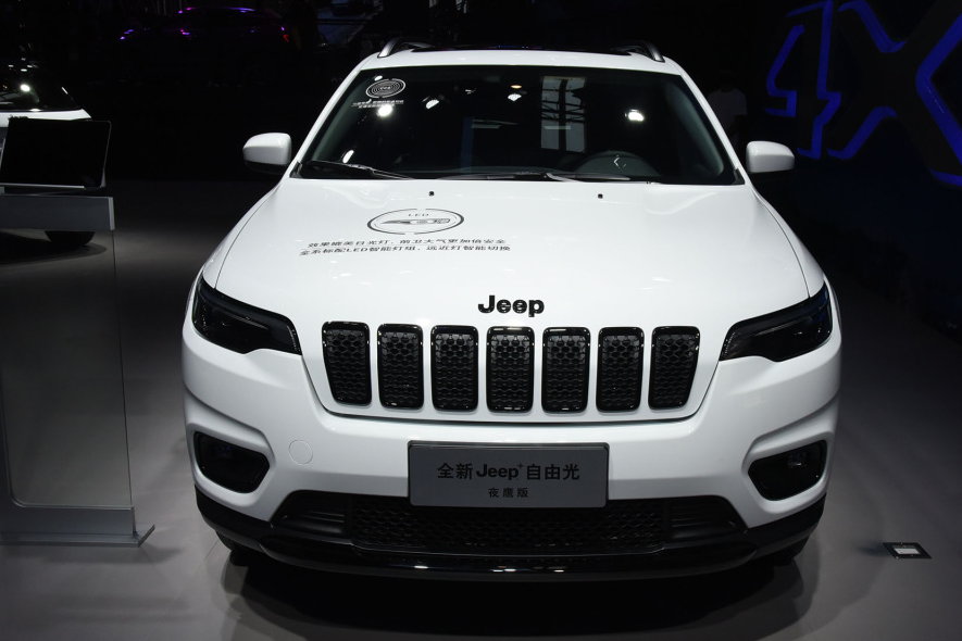 售價15.98萬起，Jeep自由光再降價！