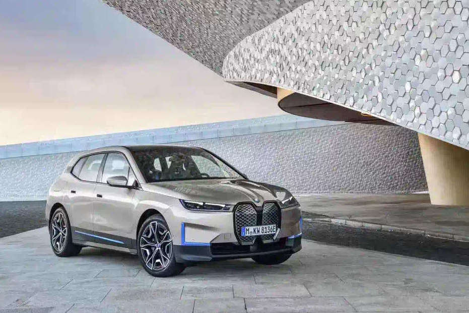 宝马iNEXT量产车型BMW iX全球首发