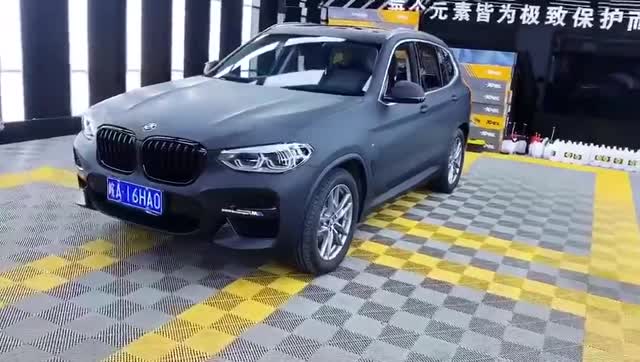 宝马x3升级亚光黑车身膜完工,整车的运动感提升了不少_太平洋号