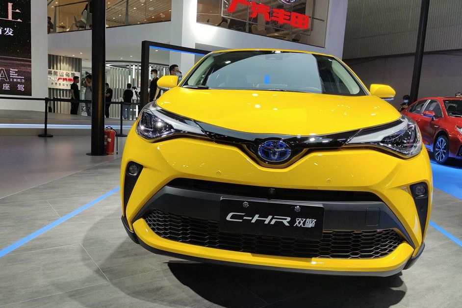 2020廣州車展：豐田C-HR混動實(shí)拍 除了貴好像沒缺點(diǎn)吧