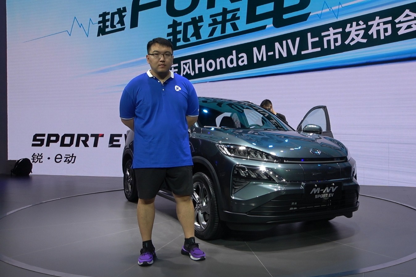 X-NV換代續(xù)航接近500km 車展體驗(yàn)東風(fēng)本田M-NV
