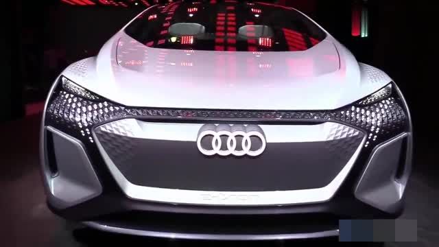 奧迪旗下首款純電動(dòng)轎車登場(chǎng),實(shí)拍2020款E Tron,外形充滿未來(lái)感