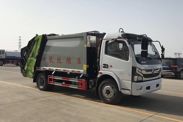 東風(fēng)福瑞卡壓縮垃圾車廠家價(jià)格-掛桶式垃圾車報(bào)價(jià)