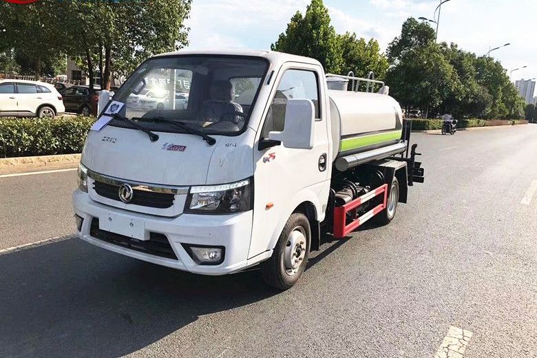 東風(fēng)途逸3噸灑水車報價多少錢-藍牌灑水車價格