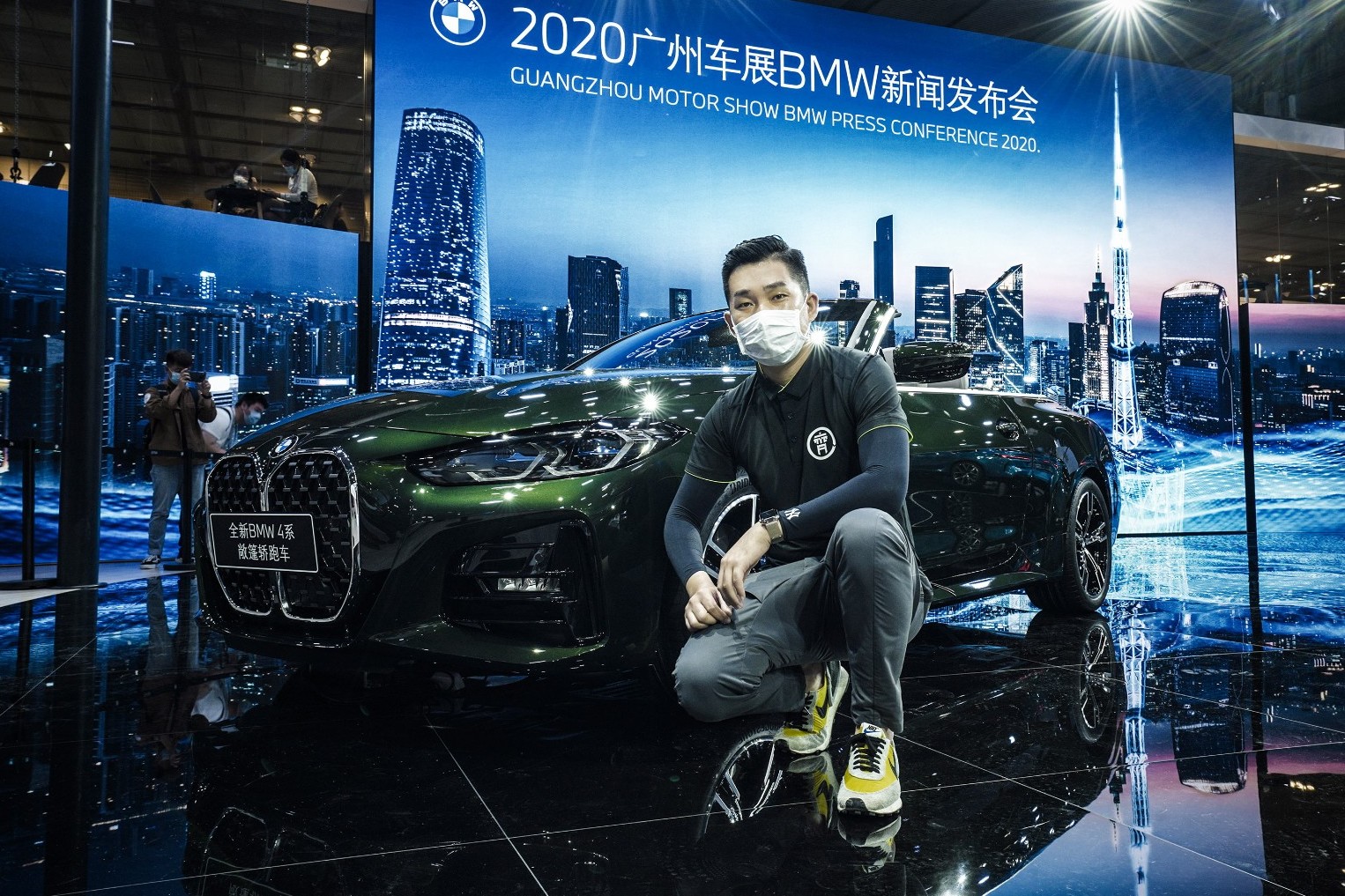 全新BMW 4系敞篷轎跑車用創(chuàng)新軟頂致敬經(jīng)典魅力