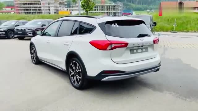福特福克斯Active旅行版實(shí)車(chē)內(nèi)外展示