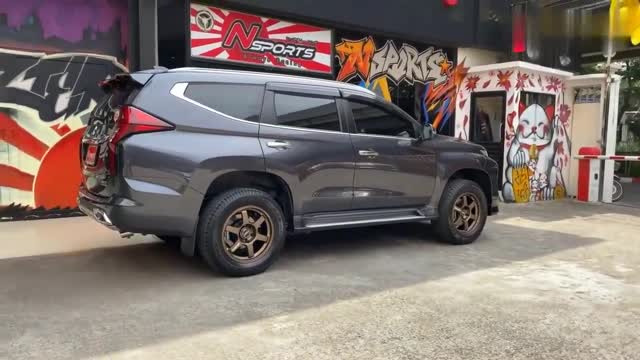 實拍2020款三菱帕杰羅Sport，兇悍又霸氣
