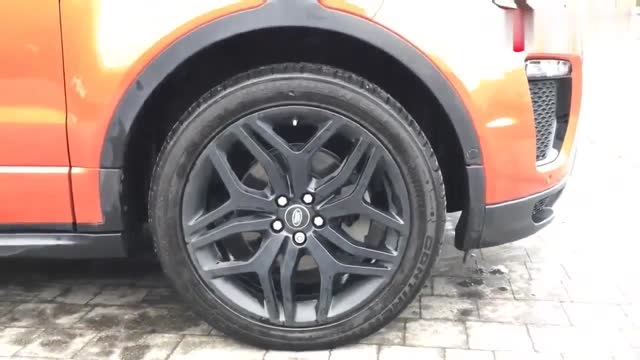 不只跑車才能敞篷 SUV也可以，實(shí)拍路虎攬勝極光敞篷版