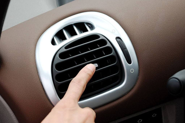 汽车空调有异味怎么回事？该如何消除？