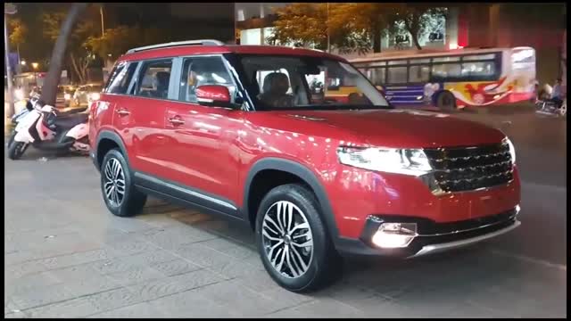 國外遇到國產(chǎn)車，路邊實(shí)拍北汽昌河Q7