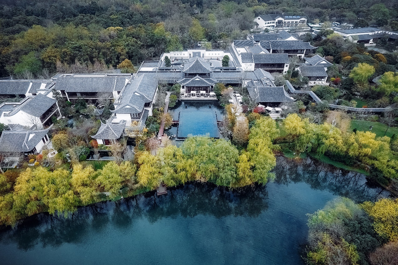 劳斯莱斯汽车（杭州）携手西子湖四季酒店打造别墅主题房