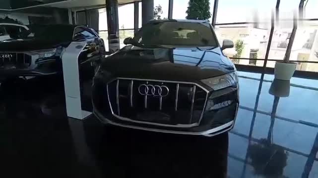 2021款?yuàn)W迪SQ7 4.0T，全面了解外觀和內(nèi)飾，給個(gè)不買(mǎi)的理由！