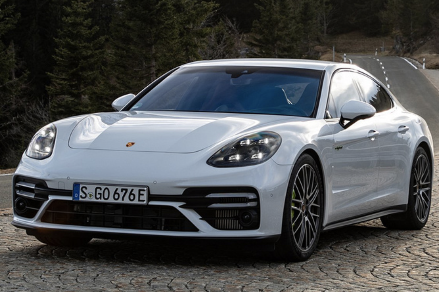 更多選擇 保時(shí)捷全新Panamera Turbo S插混版