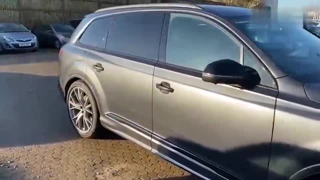 2020款?yuàn)W迪SQ7 V8高清實(shí)拍，了解完外觀內(nèi)飾，才知道啥叫帥氣