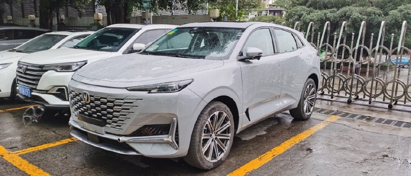 长安uni-k到店,标配2.0t 爱信8at,或明年3月上市