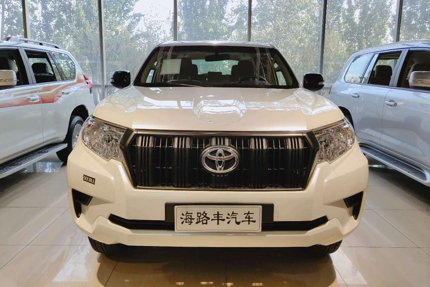 20款的霸道2700后掛丐版硬派SUV 最新行情報(bào)價(jià)