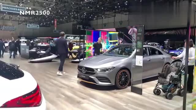 2020款奔馳GLA與奔馳A級多版本車型亮相車展,看中哪一款,自己定