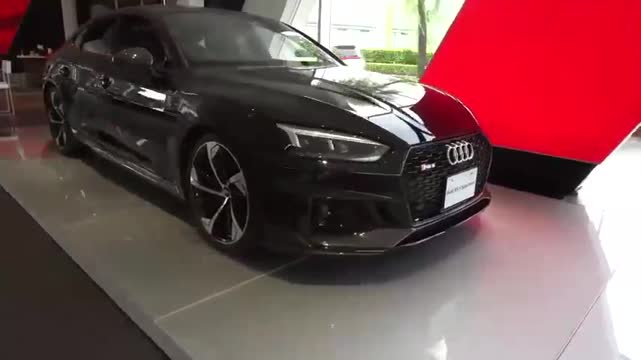 新車到店，實(shí)拍2020款?yuàn)W迪RS 5，外形太帥！