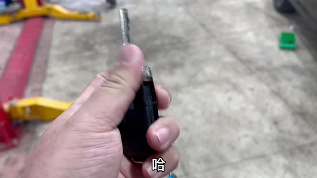 剛收一臺(tái)09年上牌大眾輝騰，看起來(lái)便宜修起來(lái)貴，如今二手值多少