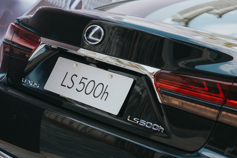 2021款雷克萨斯ls500h到店实拍 豪车界又出大将