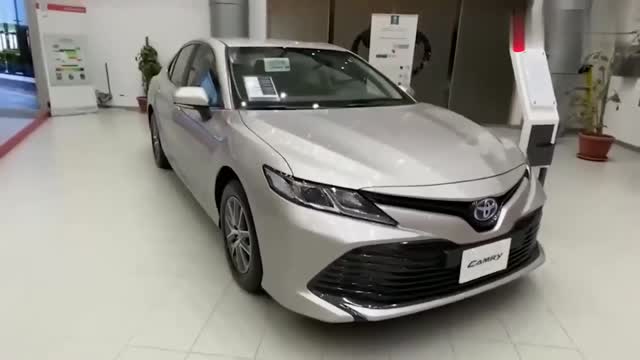 2021款豐田凱美瑞到店實拍，實車真好看，買不買寶馬3系自己定