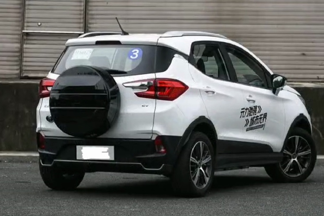 【路遙播報(bào)站】新款比亞迪元EV實(shí)車圖曝光，采用新家族語言