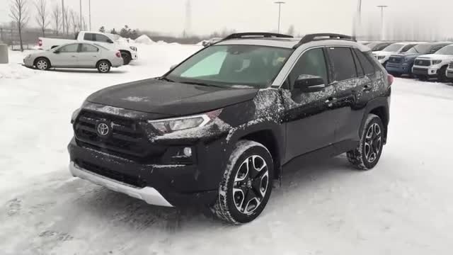 豐田RAV4高配版戶外實(shí)拍，打開車門看到內(nèi)飾，還會(huì)考慮途觀嗎？