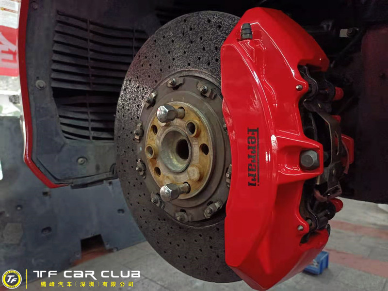 法拉利改装-法拉利458改装排气刹车卡钳喷漆作业