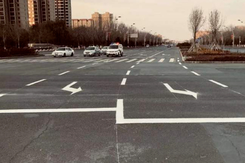 開車機(jī)靈點(diǎn),這些“左轉(zhuǎn)虛線”可不能待,上去就是6分沒了!