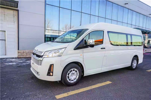 2021款丰田海狮10座定制商务车,外观低调内饰舒适