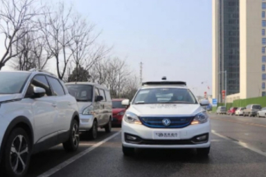 试运行：东风自动驾驶出租车未来3年内将在武汉投放超200辆
