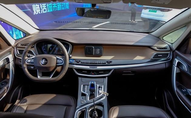 枫叶汽车首款换电车型v80上市,售价15.98万_太平洋号