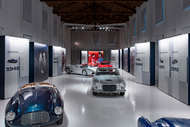 法拉利举办展览纪念菲亚特创始人诞辰100周年，展示了哪些车？