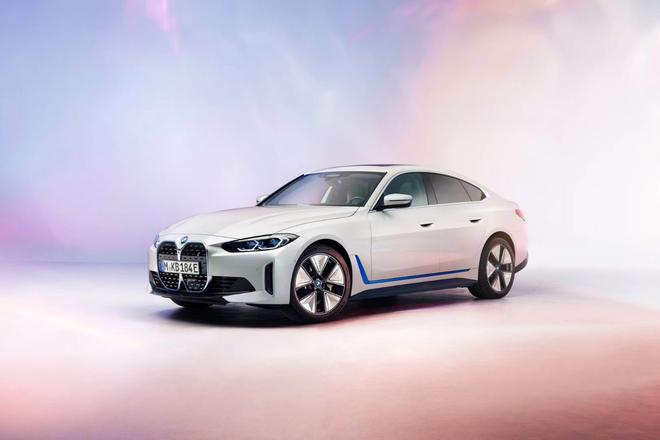 宝马i4正式亮相 采用全新BMW iDrive系统
