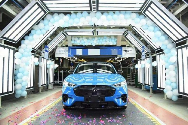 国产福特Mustang Mach-E工程试制车下线