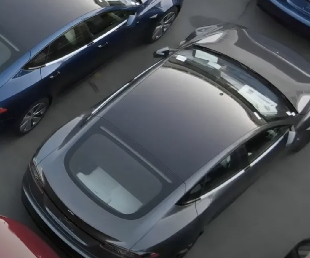 新款特斯拉Model S七座版曝光，后备箱还能坐俩？