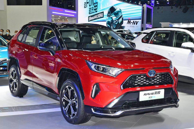 RAV4榮放雙擎E+，插電式混動車界的爆款！