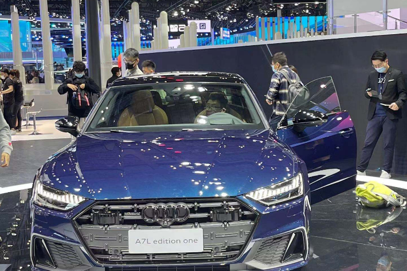 上汽奧迪A7L正式亮相車展,真讓人又愛又恨