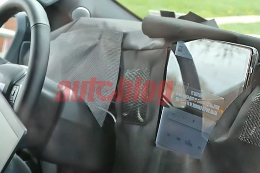 福特F-150純電版內飾諜照曝光 數字化設計理念