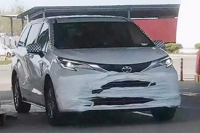 國產(chǎn)豐田塞納實車，搭2.5L混合動力，2022年底量產(chǎn)上市