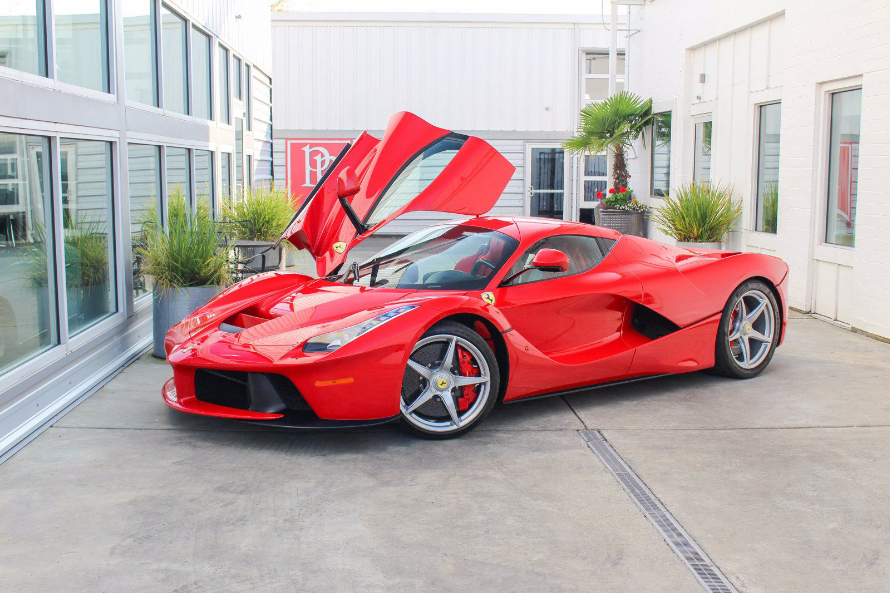 几乎全新的定制马王，2014年法拉利LaFerrari