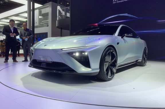 科技界頻頻跨界 360宣布將與哪吒汽車合作造車 