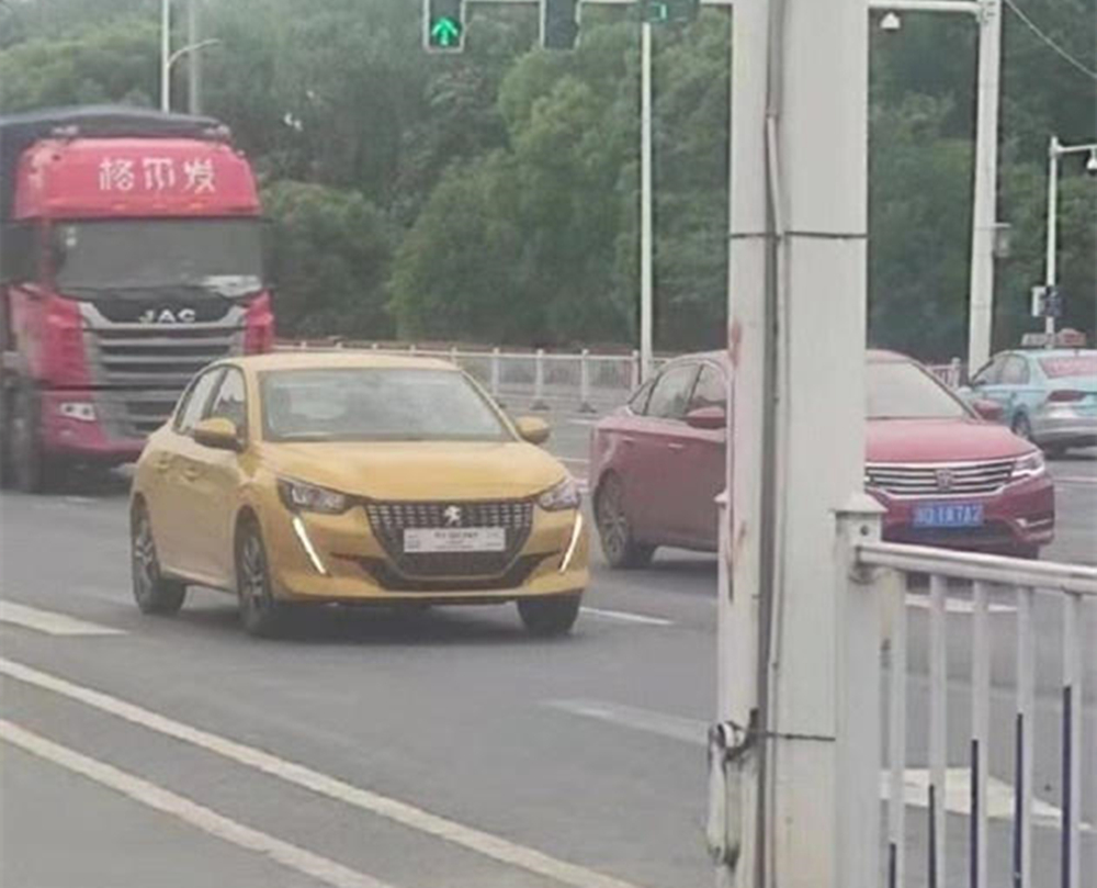 全新標致208實車現身國內,外觀短小精悍