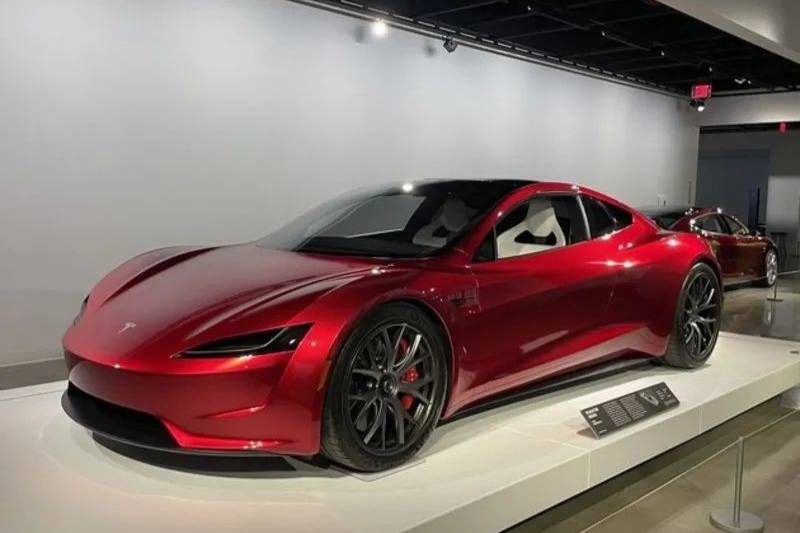 特斯拉Roadster2实车亮相，搭冷气推进器，加速堪比火箭