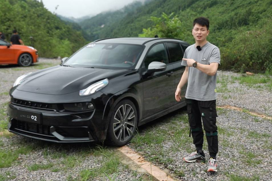 領(lǐng)克02Hathback和02不同之處在哪里？